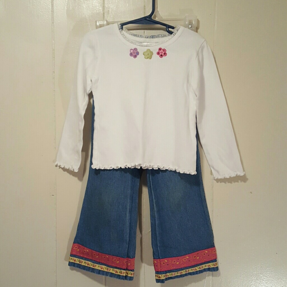 MulberryBush  Girl's 5T Shirt and Pants set