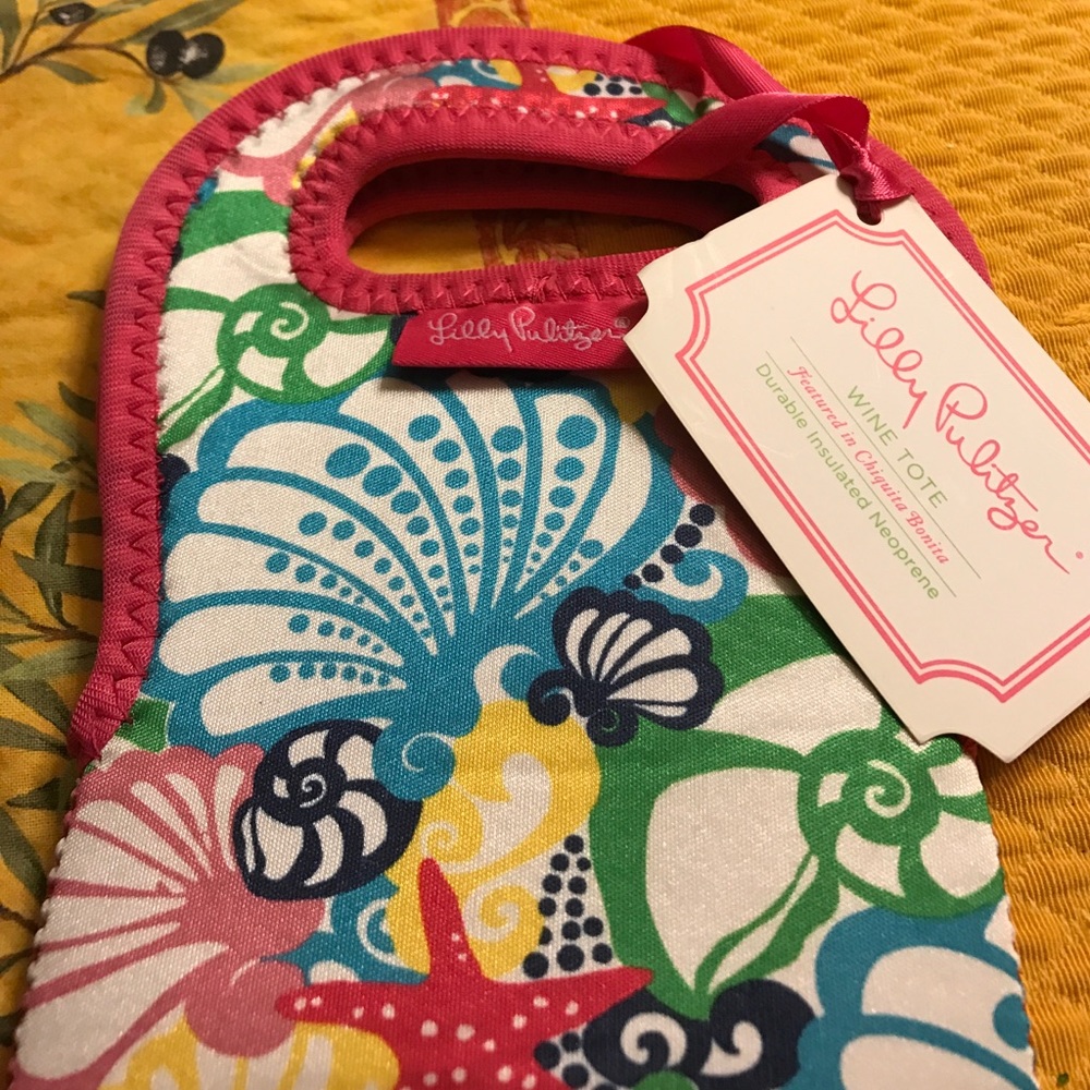 Lilly Pulitzer wine carrier NEW great for spring