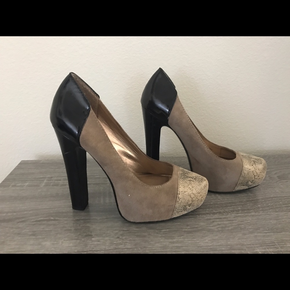BCBG Pumps