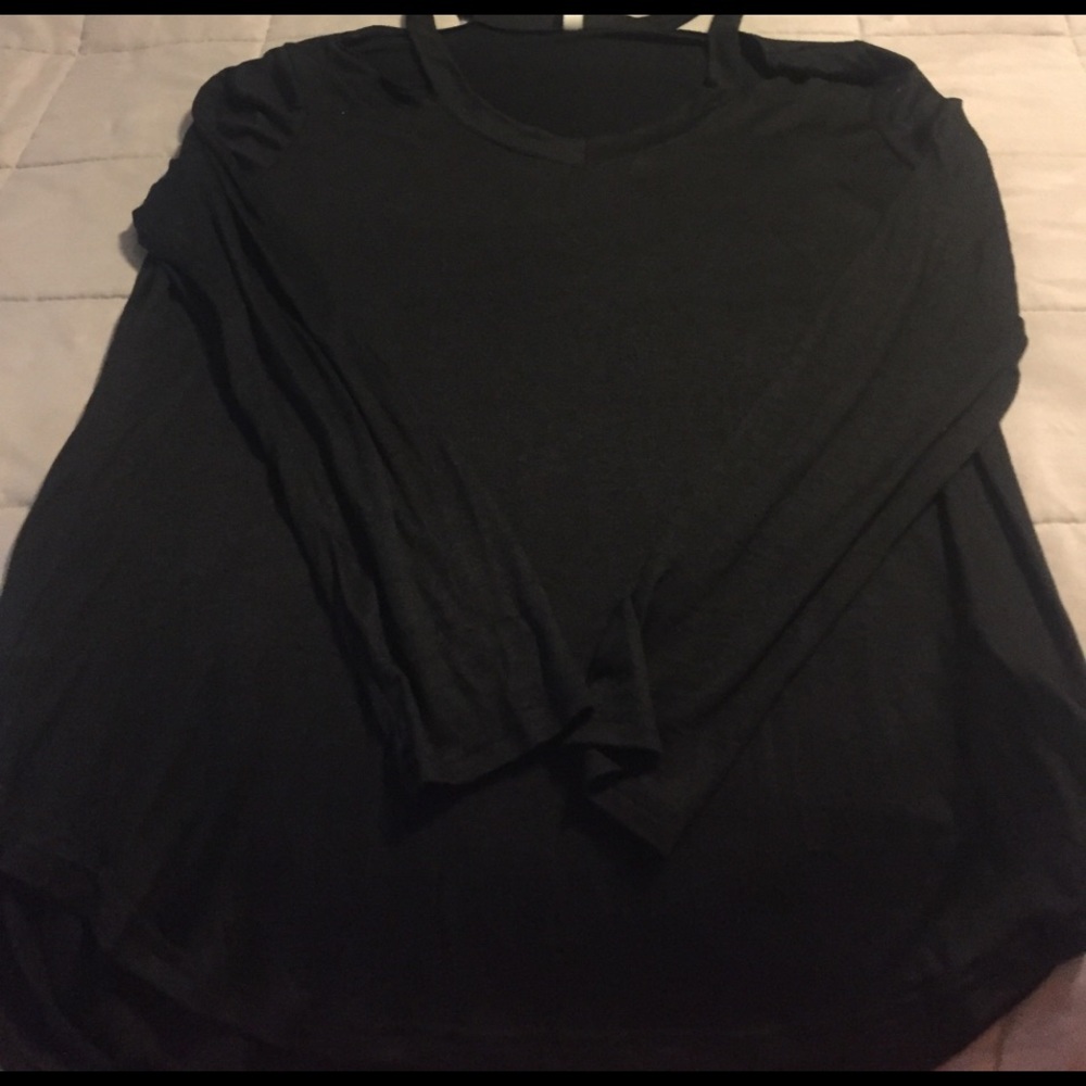 Long sleeve shirt with shoulder cut outs