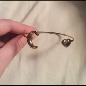 "Love you to the moon" bracket