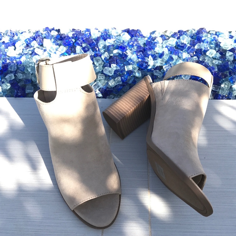 NIB Perfect Cream Peep Toe Slingback Mule Bootie - Picture 6 of 6