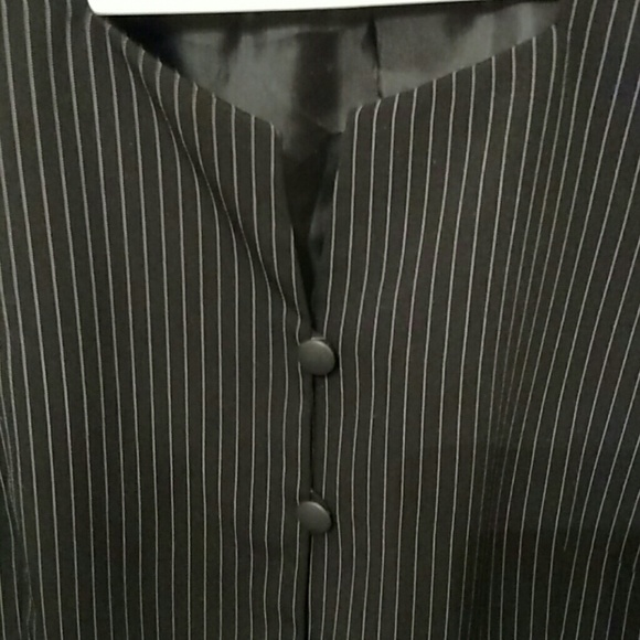 Price lowered  NYP Executive Suit.  Get the job!! - Picture 1 of 5