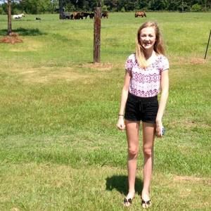 Meet your Posher, Holly