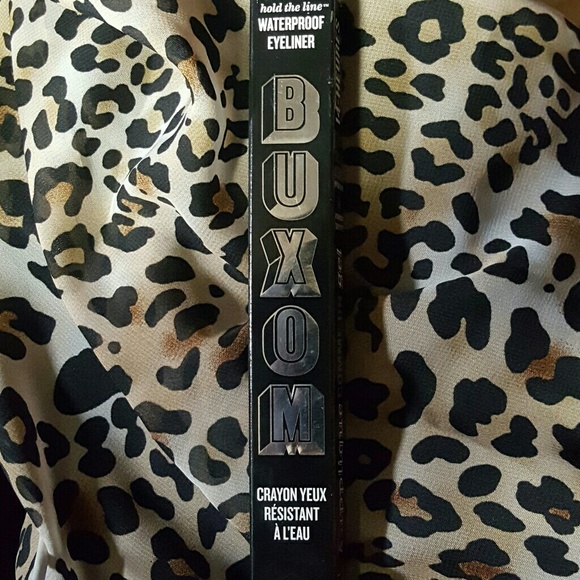 🔴Buxom hold the line waterproof eyeliner - Picture 1 of 2