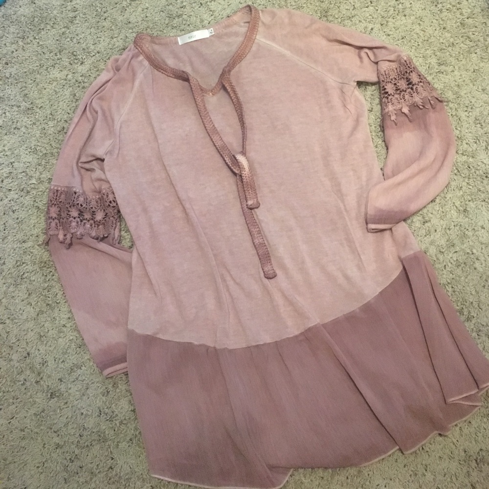 Rose gold top