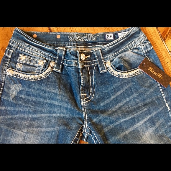 Women's Size 25 Miss Me Relaxed Boot-Cut Jeans - Picture 3 of 4