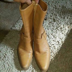 Mia Camel Color Leather Boots. Size 6.