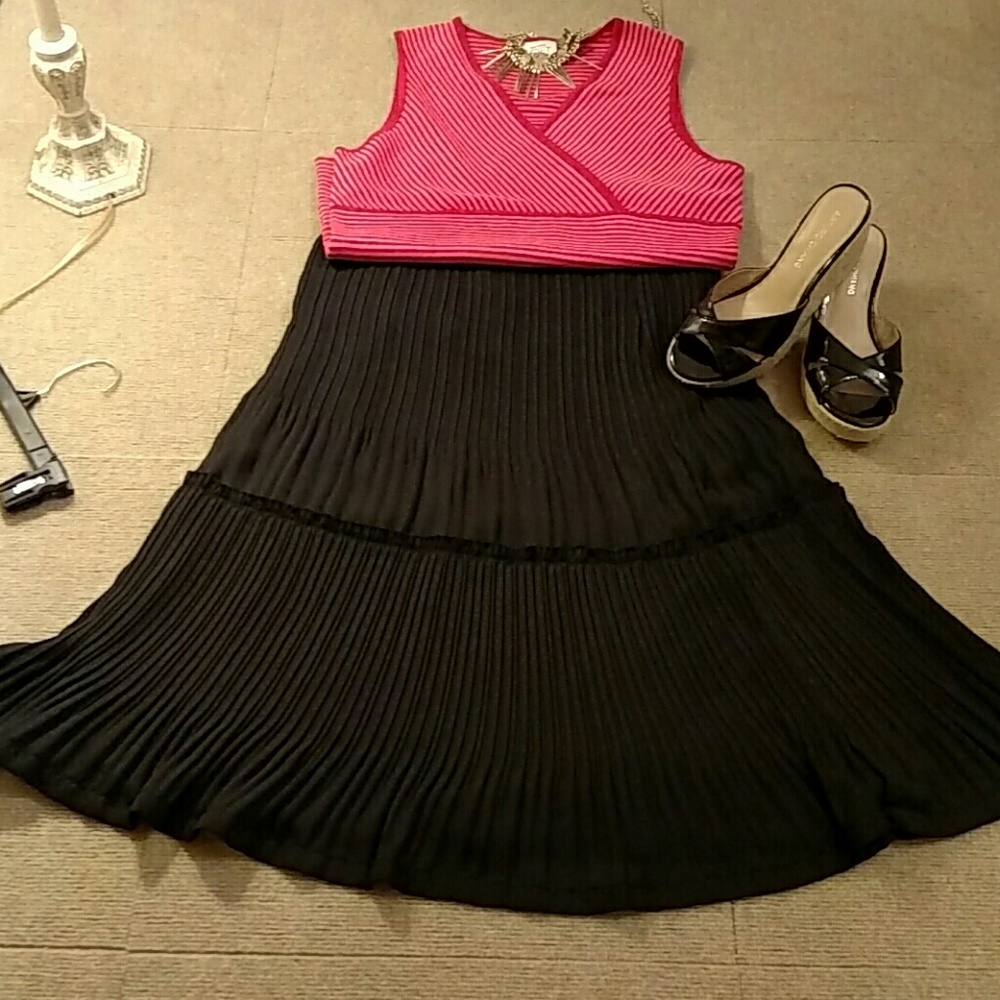 Pleated skirt .. Trending now.