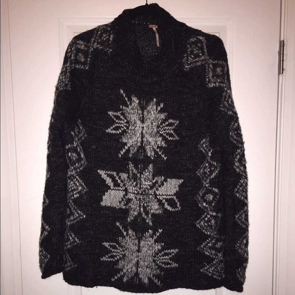 ❄️FREE PEOPLE SWEATER❄️