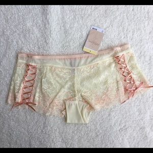 Affinitas Yellow Lace Boyshorts