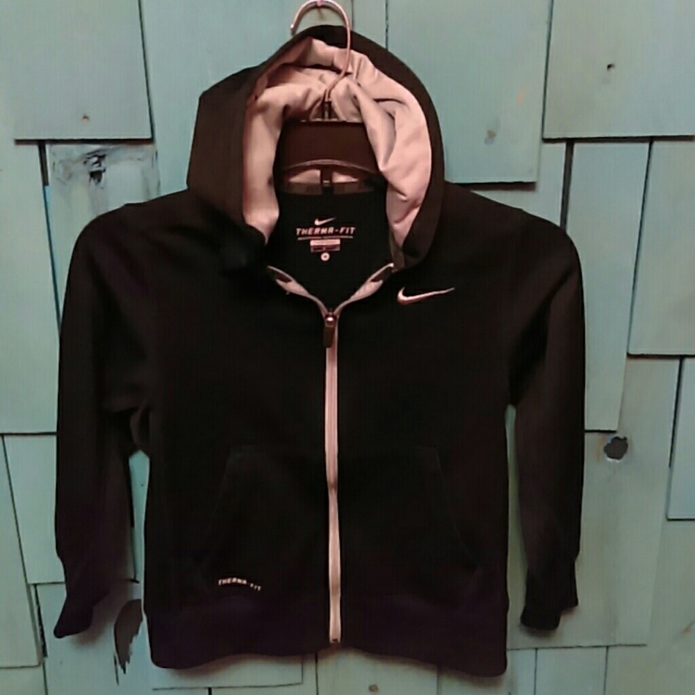 Nike  therma-fit boy size small