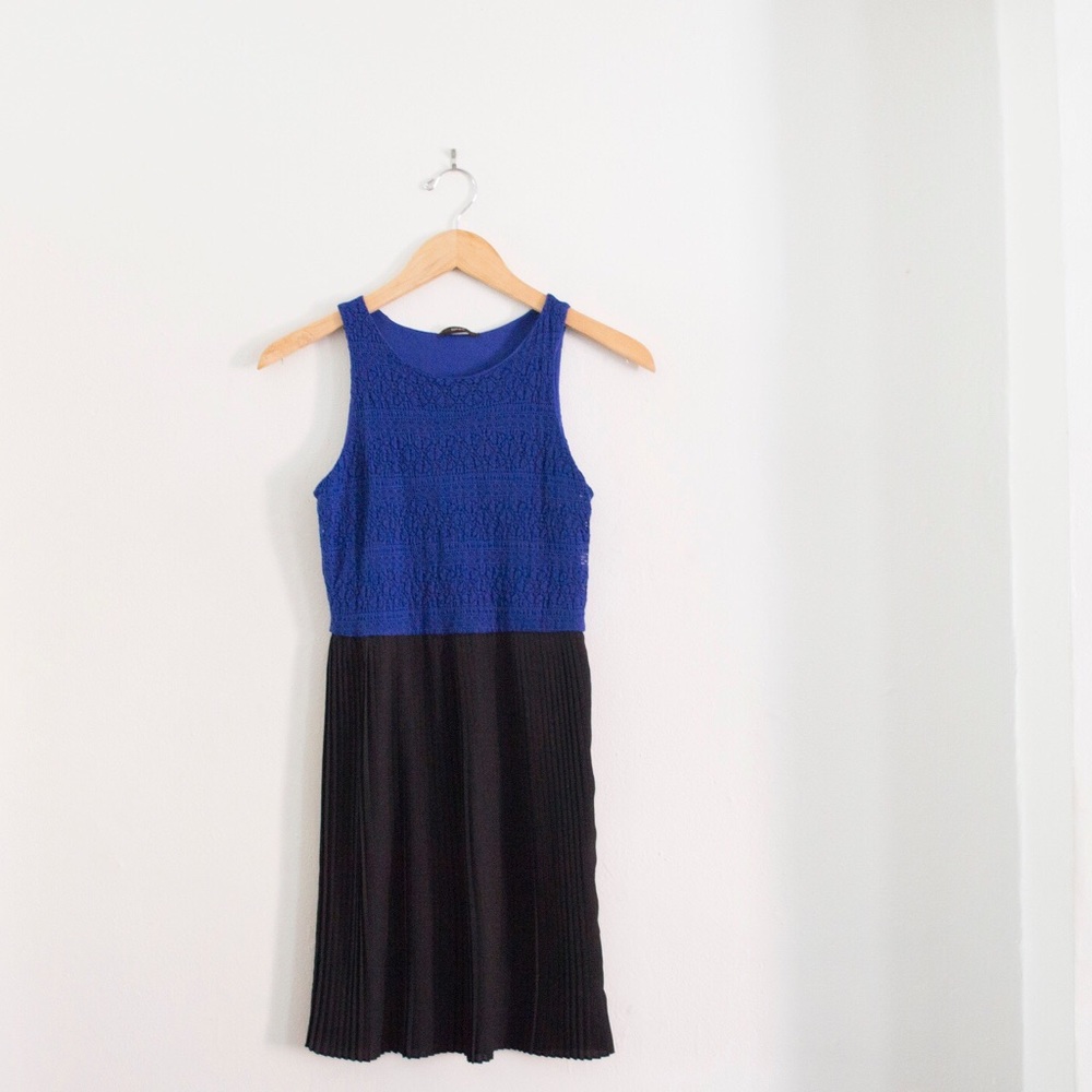 Soprano lace/crochet  Pleated dress