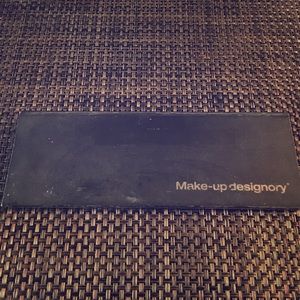 MUD eyeshadow PRO palette 10 colors avail.