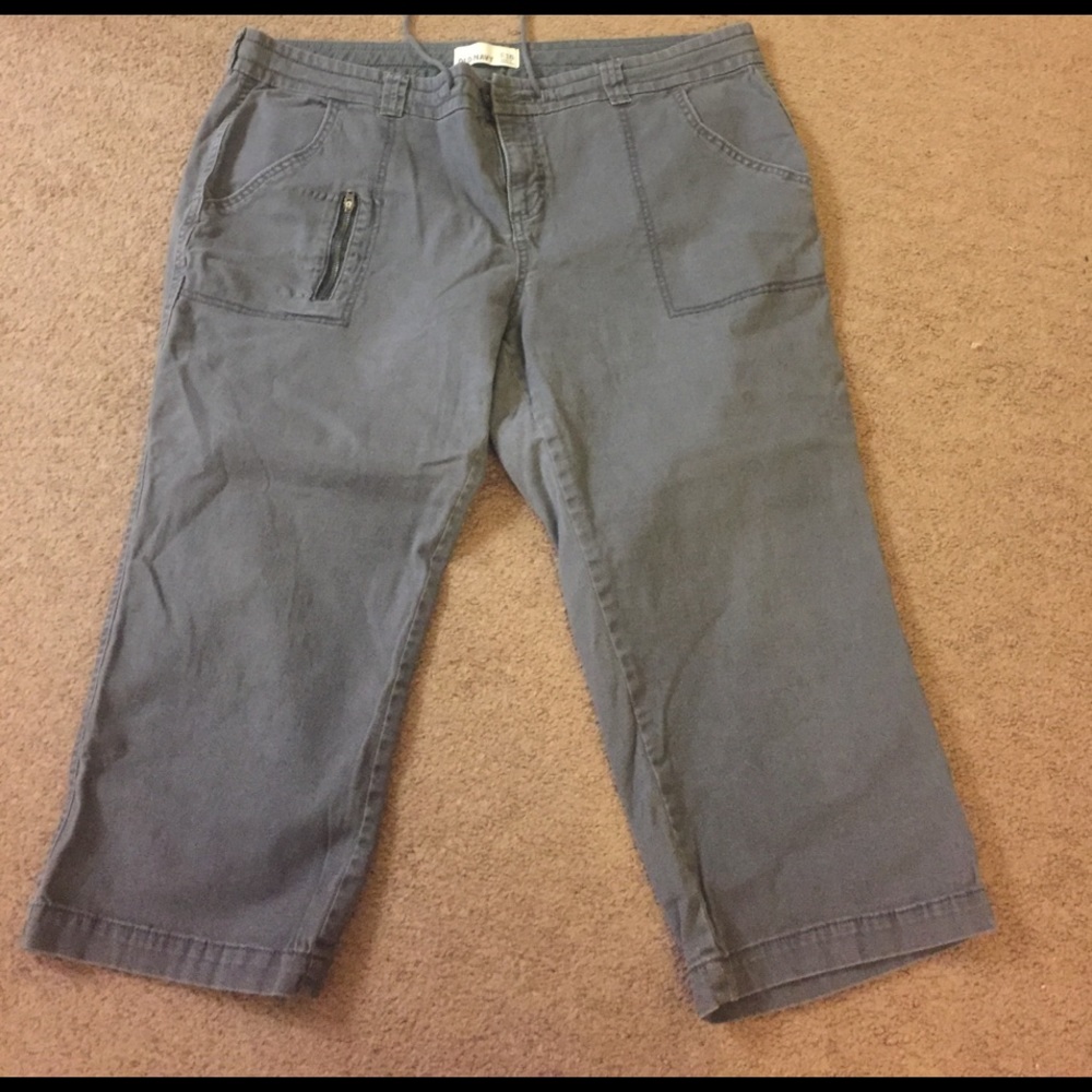 Old Navy capris.