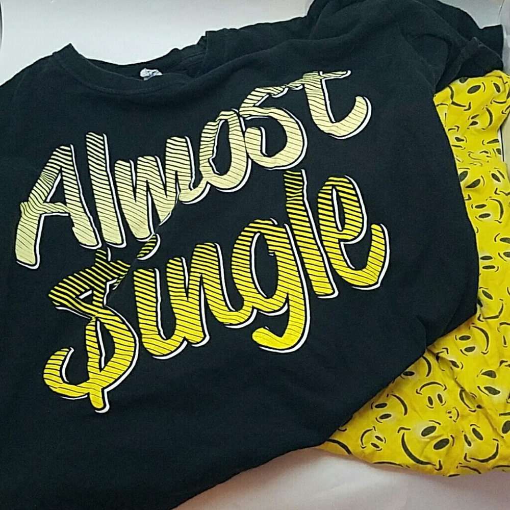 Men's L graphic tee Almost $ingle