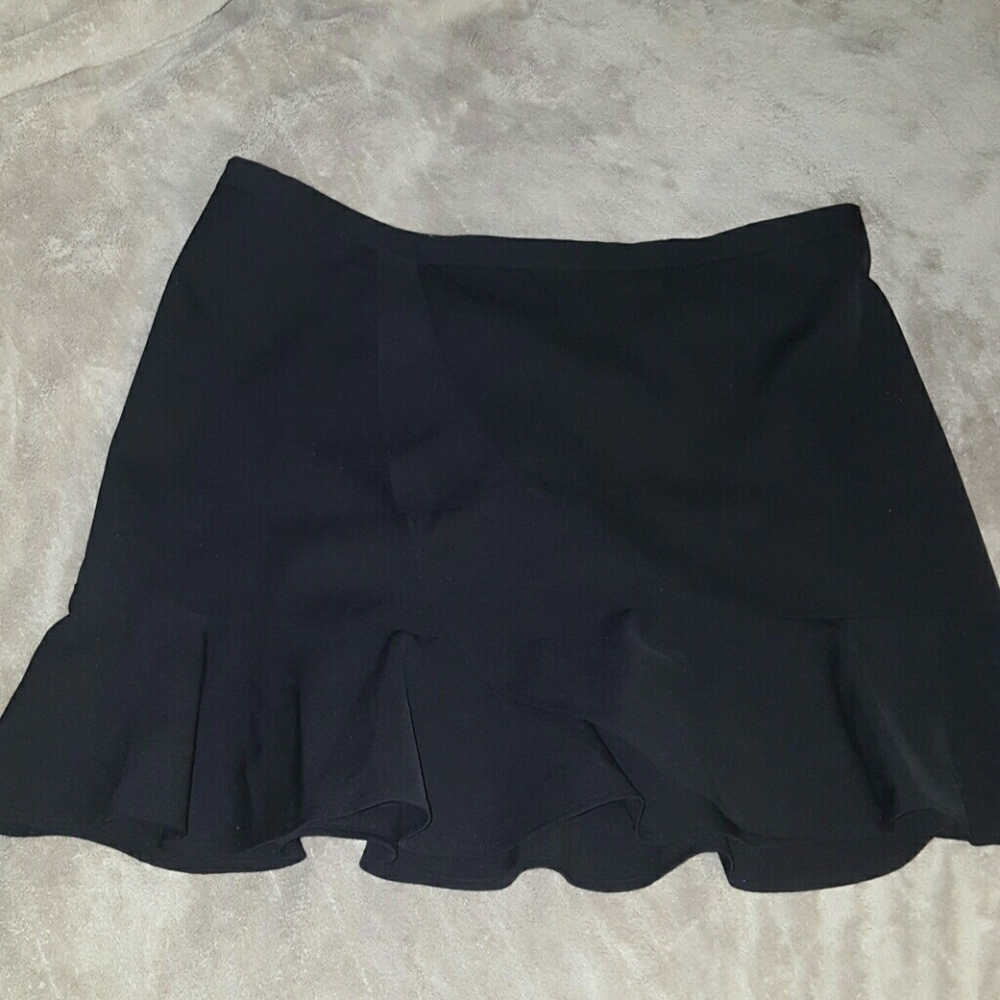 BCBG maxazria ruffle mini skirt