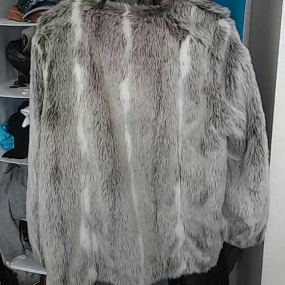 Karl Lagerfeld fur coat - Picture 2 of 2