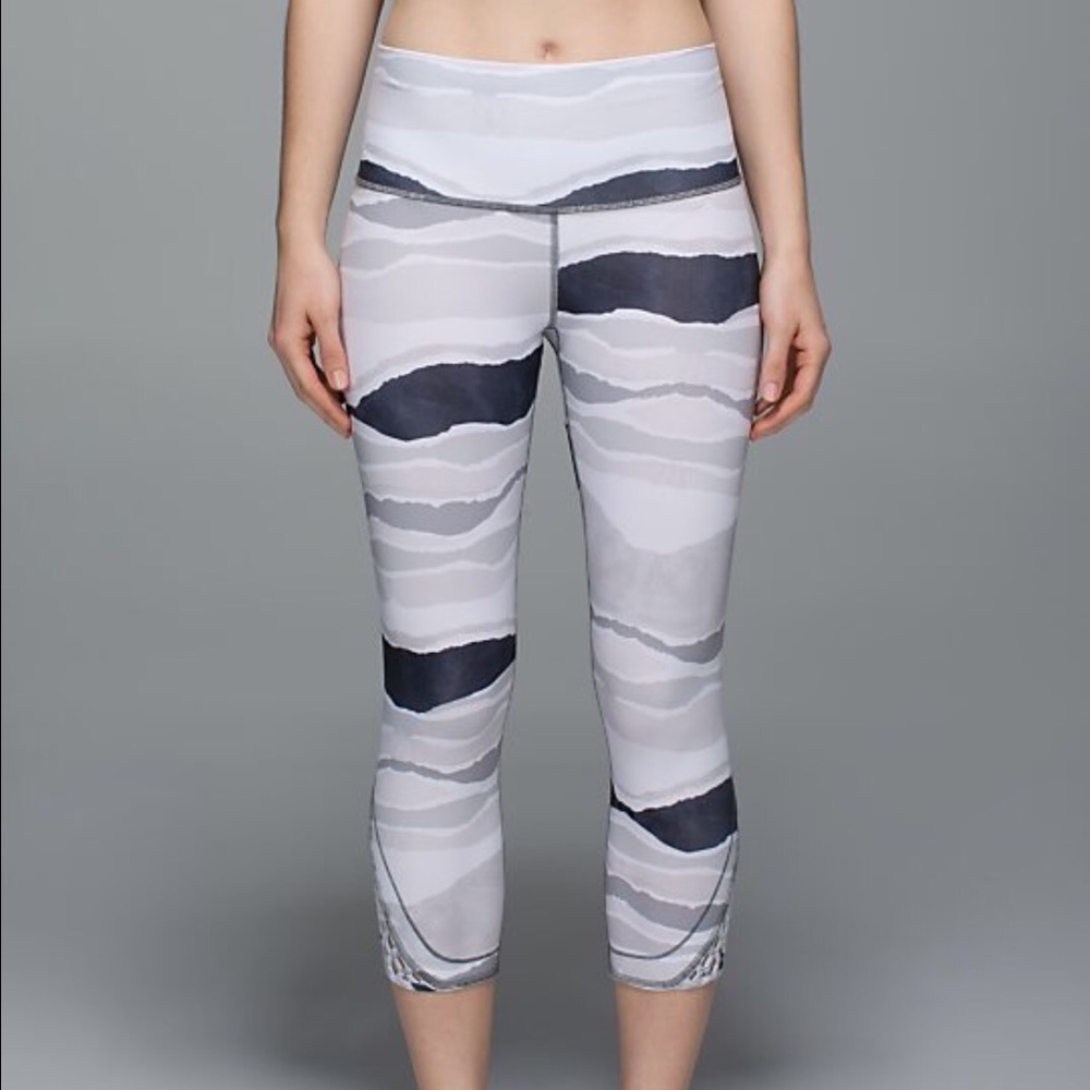 🎯Sale🎯Lululemon True Self cropped