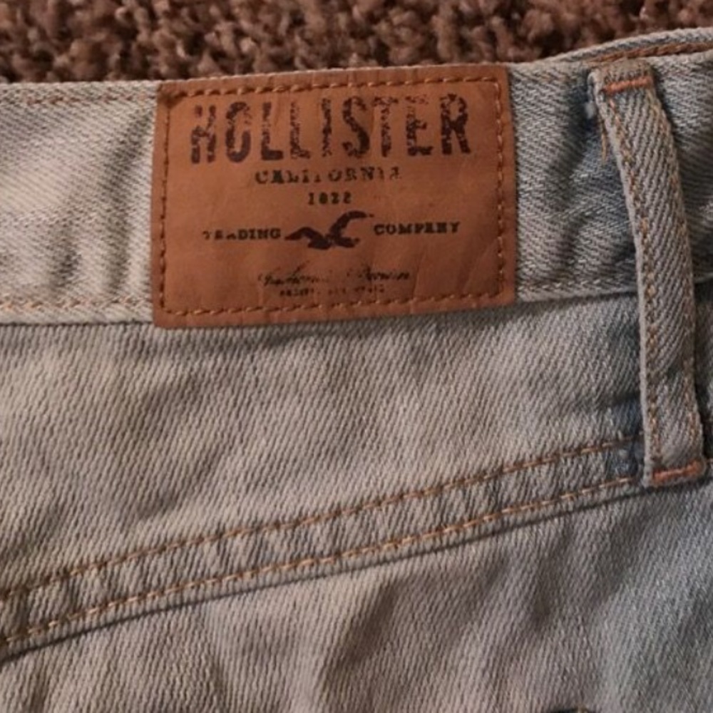 HOLLISTER HIGH RISE SHORTS - Picture 4 of 4