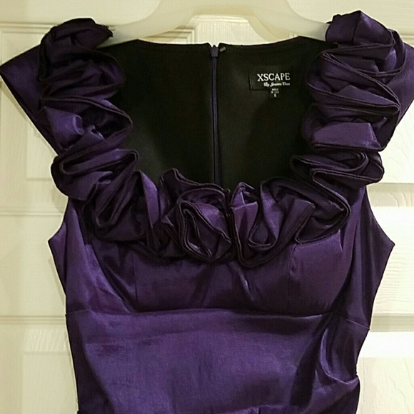 Dress - Picture 2 of 2