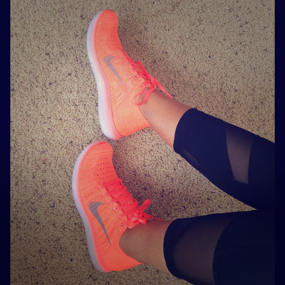 ⚡️New & Authentic Nike Free RN Flyknit size 6.5