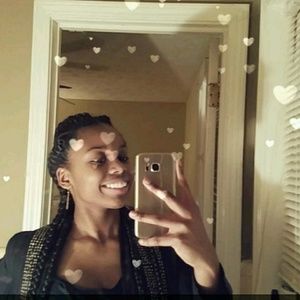 Meet your Posher, Arielle