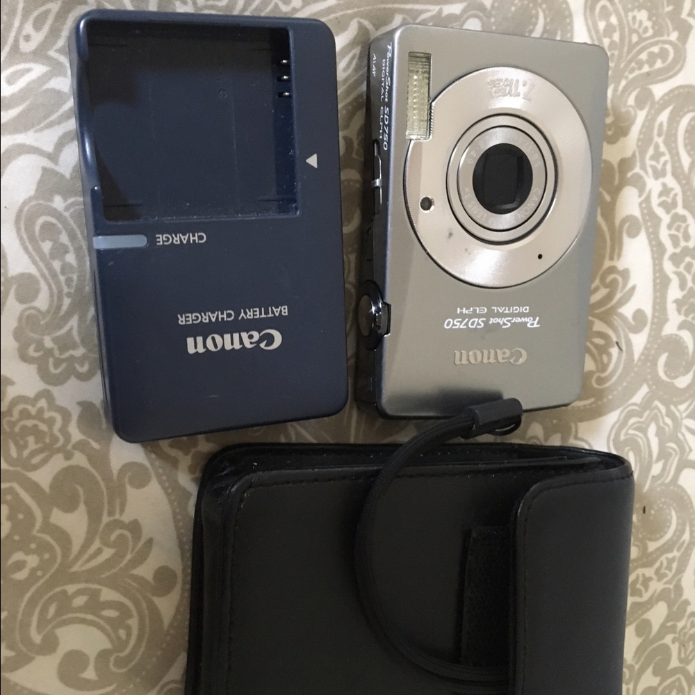 7.1 Megapixel camera