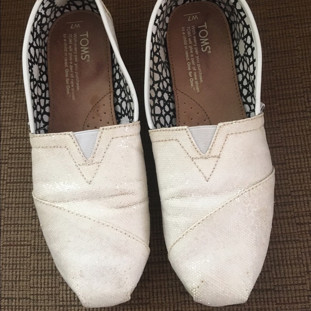 White Sparkle Toms 7W