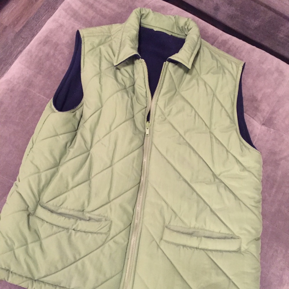 Warm puffy reversible vest