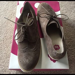 Taupe oxfords