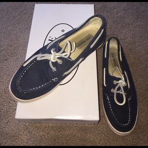 Steve Madden boat shoes