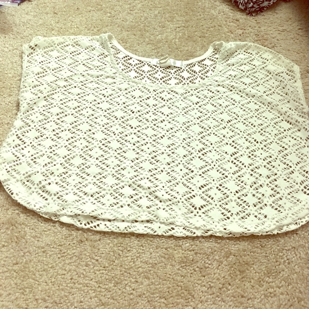 WHITE LACE OVERSHIRT