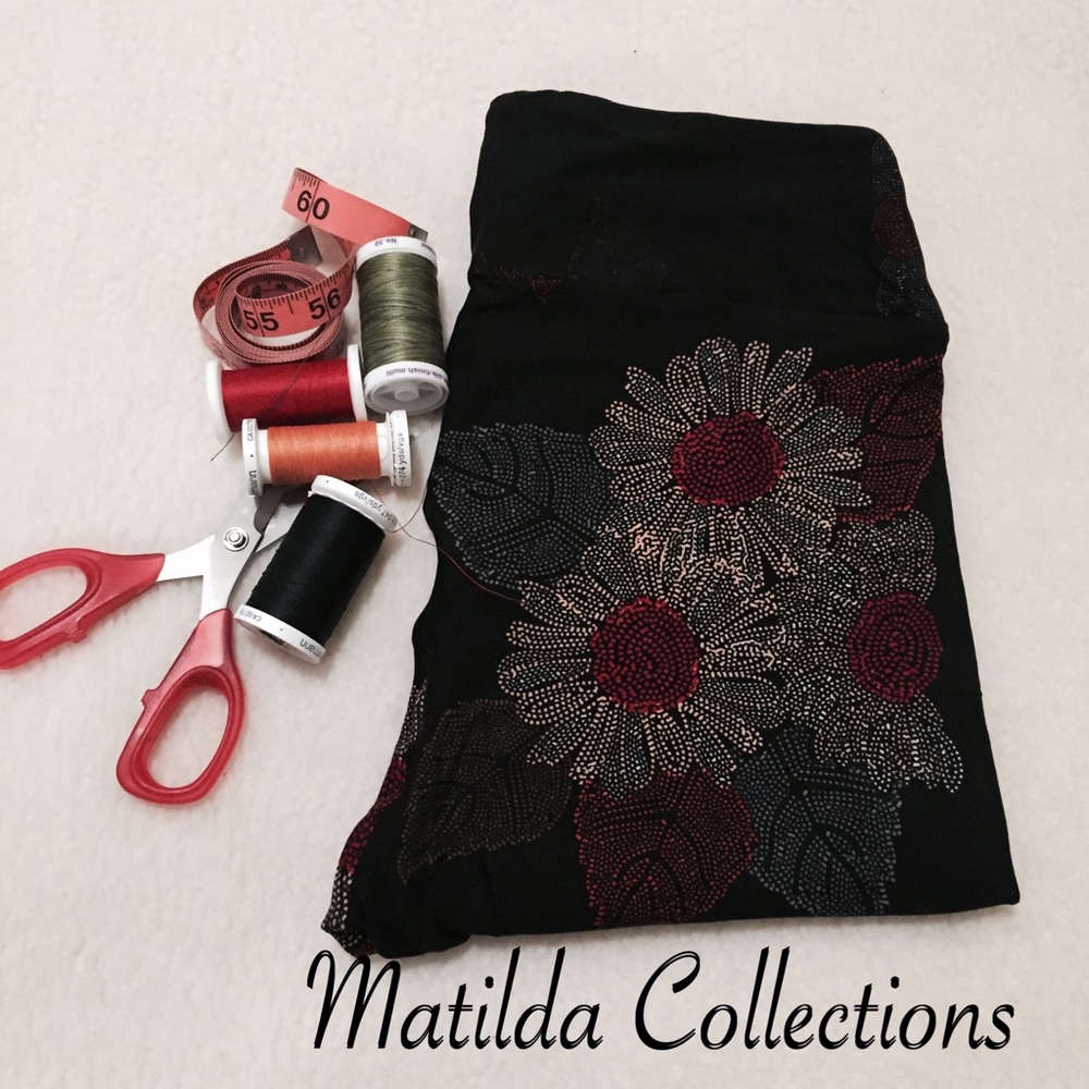 LulaRoe Black with Mosaic Flower OS Leggings