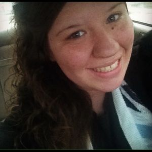 Meet your Posher, Angelica