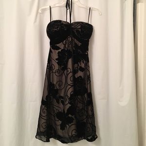 White House | Black Market LBD size 4
