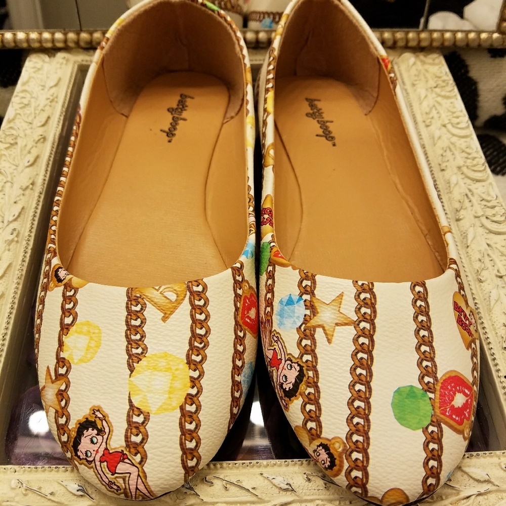 ----SOLD---Betty Boop Flats. Size 10
