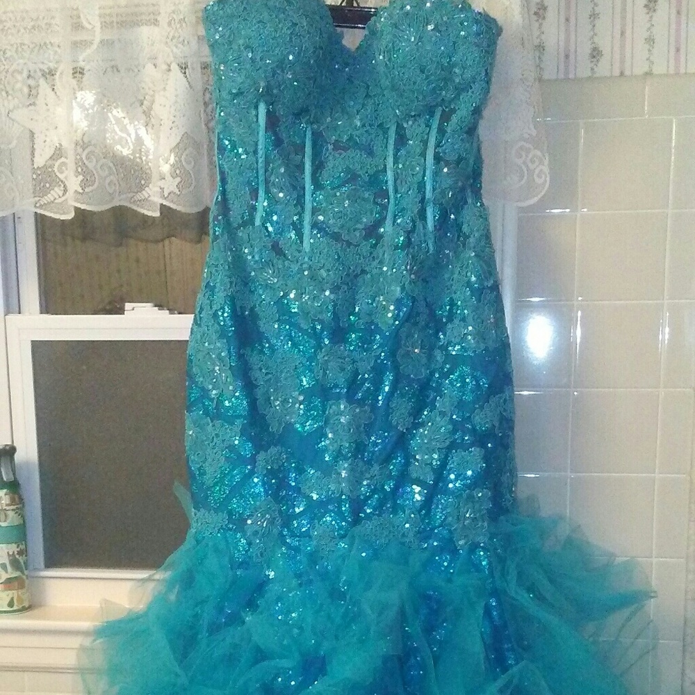 Prom dress