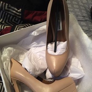 Steve Madden Doria Nude Leather Pump