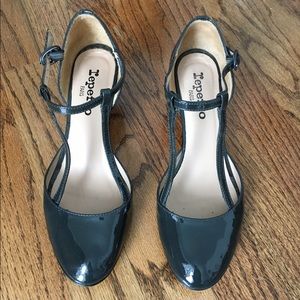Repetto double-t strap patent leather heels (38.5)