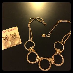 Betsey Johnson "Fox Trot" necklace/earrings set