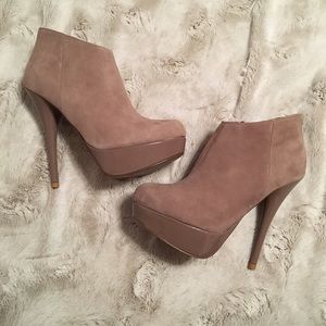Steve Madden Nude/Mauve Platform Ankle Booties
