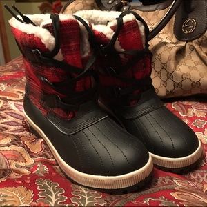 Brand new stylist faux fur snow boots