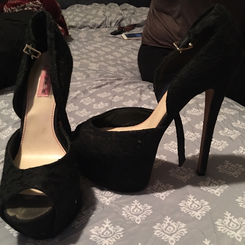 Betsey Johnson Black platform Sandals