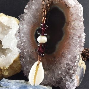 Garnet stone, freshwater pearl, & shell necklace