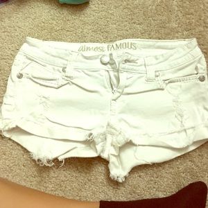 SUPER SHORT WHITE SHORTS