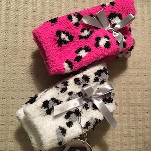 2 pairs of Comfy socks