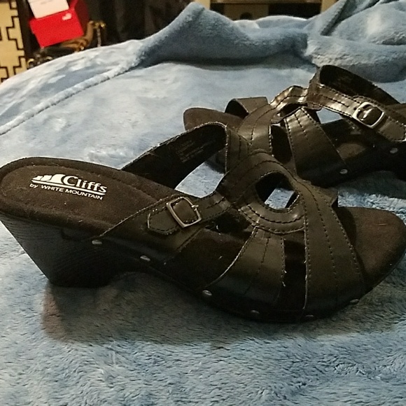 Black sandals - Picture 2 of 4