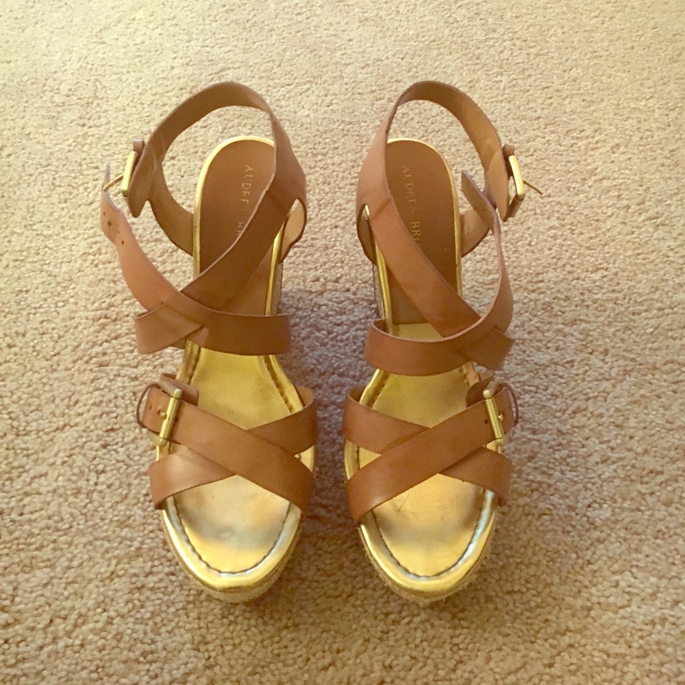 Audrey Brooke Wedges