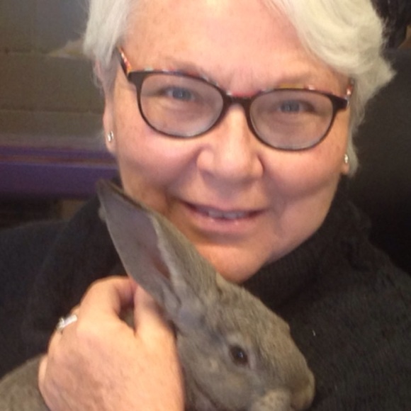 Meet your Posher, Debra - Picture 1 of 1